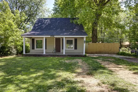 1526 E Whiteside St, Springfield, MO 65804