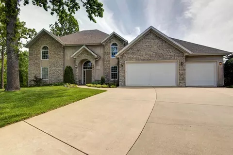 2938 W Oakhaven Ln, Springfield, MO 65810