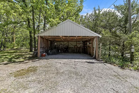 Exterior - 1133 E 318th Rd, Flemington, MO 65650 photo 8 of 11