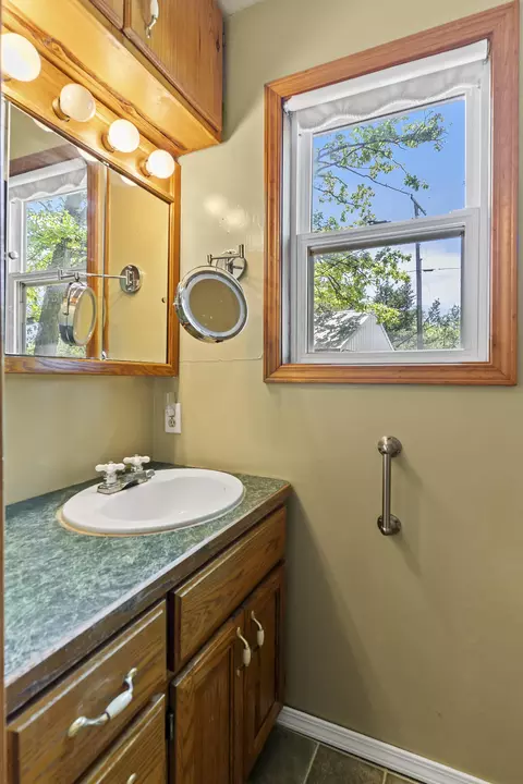 Bath - 1133 E 318th Rd, Flemington, MO 65650 photo 3 of 3