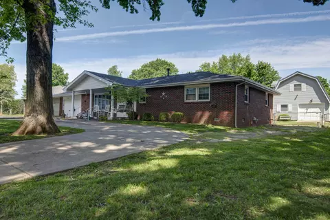 759 W Kingsley St, Springfield, MO 65807