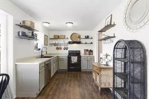 Kitchen - 915 Wesley Rd, Nixa, MO 65714 photo 2 of 4