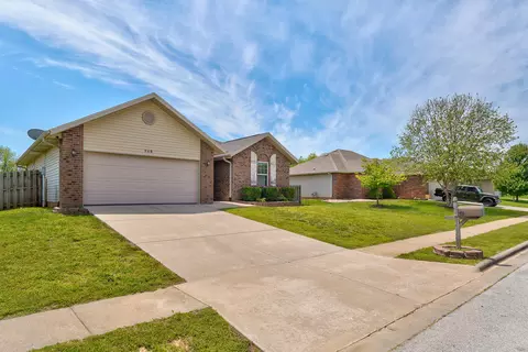 Exterior - 548 E Whitethorn Dr, Republic, MO 65738 photo 3 of 10