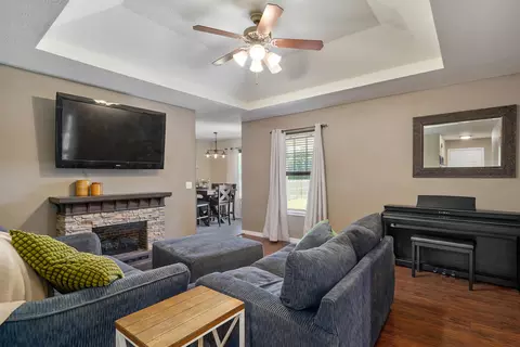 Living - 548 E Whitethorn Dr, Republic, MO 65738 photo 1 of 2