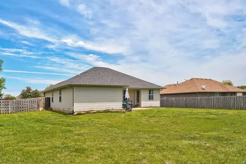 Exterior - 548 E Whitethorn Dr, Republic, MO 65738 photo 9 of 10