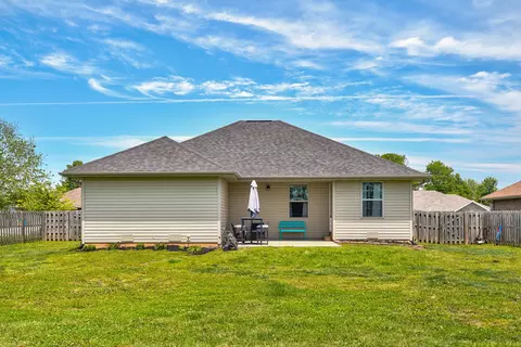 Exterior - 548 E Whitethorn Dr, Republic, MO 65738 photo 8 of 10