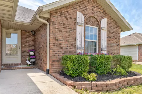 Exterior - 548 E Whitethorn Dr, Republic, MO 65738 photo 4 of 10