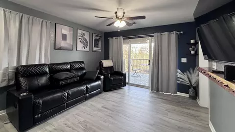 Living - 515 Valley Vw #B101, Branson, MO 65616 photo 3 of 4