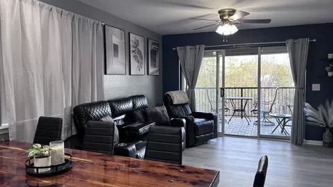 Living - 515 Valley Vw #B101, Branson, MO 65616 photo 2 of 4