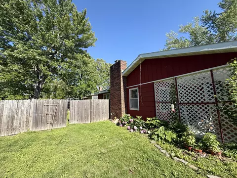 Exterior - 1126 E Crest Dr, Houston, MO 65483 photo 17 of 21