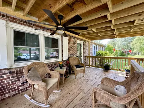 Exterior - 1126 E Crest Dr, Houston, MO 65483 photo 5 of 21