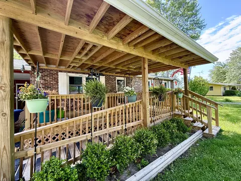 Exterior - 1126 E Crest Dr, Houston, MO 65483 photo 3 of 21