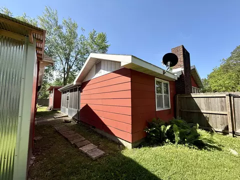 Exterior - 1126 E Crest Dr, Houston, MO 65483 photo 16 of 21