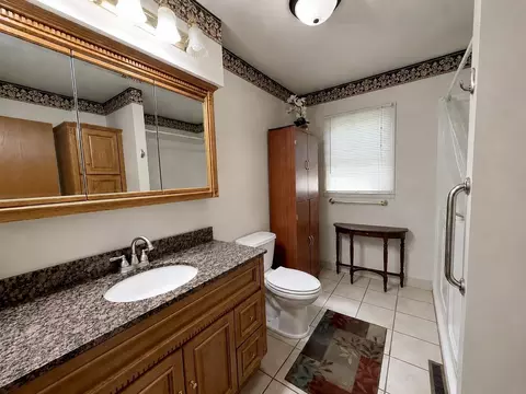 Bath - 1126 E Crest Dr, Houston, MO 65483 photo 1 of 4