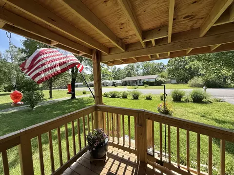 Exterior - 1126 E Crest Dr, Houston, MO 65483 photo 4 of 21