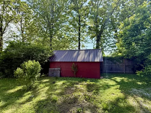 Exterior - 1126 E Crest Dr, Houston, MO 65483 photo 13 of 21