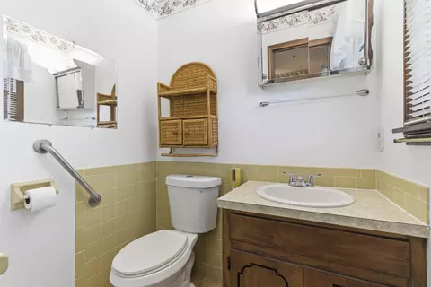 Bath - 3140 W Wick St, Springfield, MO 65810 photo 1 of 3
