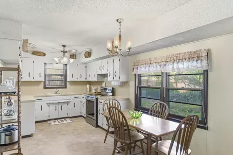 Kitchen - 3140 W Wick St, Springfield, MO 65810 photo 4 of 4