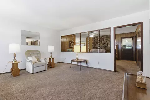 Living - 3140 W Wick St, Springfield, MO 65810 photo 2 of 4