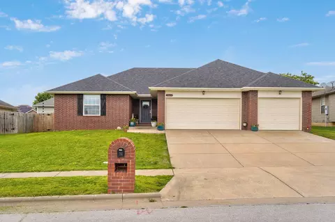 5423 Basswood Ct, Springfield, MO 65802