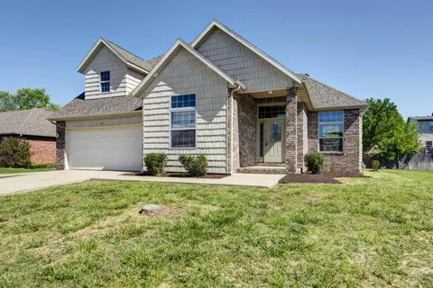 1007 E Lloyd St, Ozark, MO 65721