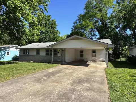 Exterior - 1317 E Cambridge St, Springfield, MO 65804 photo 3 of 8