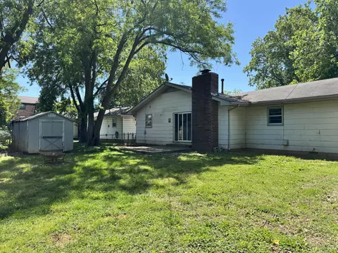 Exterior - 1317 E Cambridge St, Springfield, MO 65804 photo 7 of 8