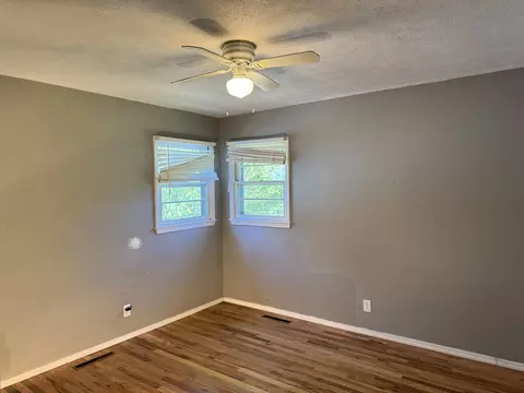 Bedroom - 1317 E Cambridge St, Springfield, MO 65804 photo 3 of 6