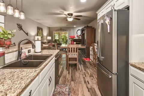 Kitchen - 150 The Bluffs 31-3, Branson, MO 65616 photo 6 of 9