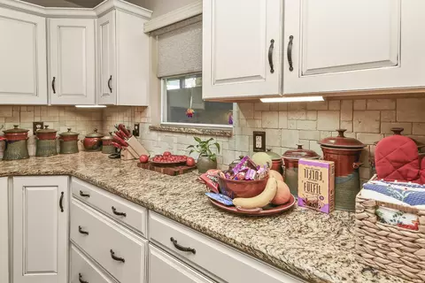 Kitchen - 150 The Bluffs 31-3, Branson, MO 65616 photo 3 of 9