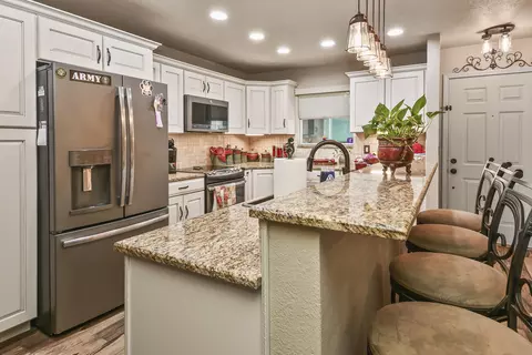Kitchen - 150 The Bluffs 31-3, Branson, MO 65616 photo 9 of 9