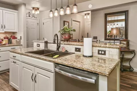 Kitchen - 150 The Bluffs 31-3, Branson, MO 65616 photo 7 of 9