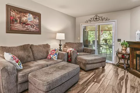 Living - 150 The Bluffs 31-3, Branson, MO 65616 photo 2 of 2