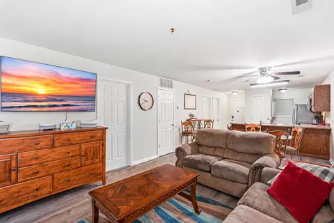 Living - 34 Golfshores Dr #3, Branson, MO 65616 photo 4 of 4