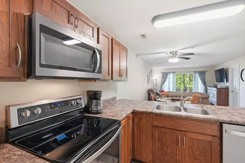 Kitchen - 34 Golfshores Dr #3, Branson, MO 65616 photo 4 of 4