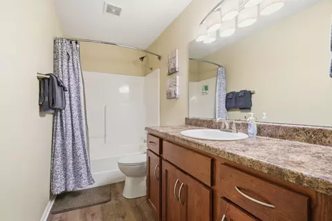 Bath - 34 Golfshores Dr #3, Branson, MO 65616 photo 1 of 2