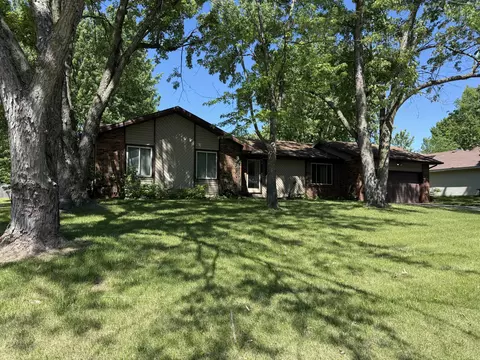 819 Barwick Pl, Willard, MO 65781