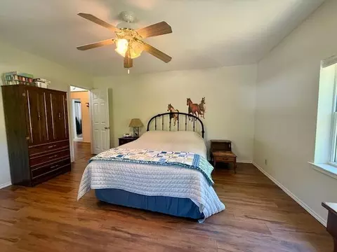 Bedroom - 786 County Road 434, Mountain View, MO 65548 photo 4 of 6