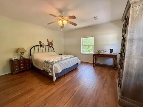 Bedroom - 786 County Road 434, Mountain View, MO 65548 photo 3 of 6