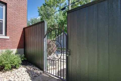Exterior - 627 S Market Ave, Springfield, MO 65806 photo 9 of 10