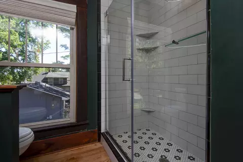 Bath - 627 S Market Ave, Springfield, MO 65806 photo 3 of 5