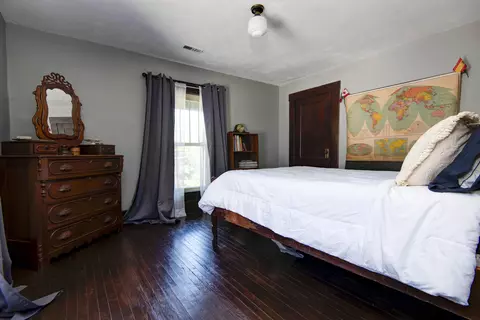 Bedroom - 627 S Market Ave, Springfield, MO 65806 photo 2 of 3
