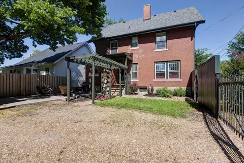 Exterior - 627 S Market Ave, Springfield, MO 65806 photo 8 of 10