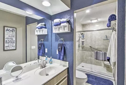 Bath - 260 Meadow Ridge Ln #9-2, Branson, MO 65616 photo 1 of 2