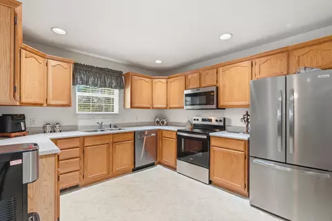 Kitchen - 702 Wilshire Dr, Branson, MO 65616 photo 2 of 3