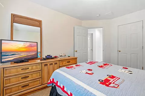 Bedroom - 702 Wilshire Dr, Branson, MO 65616 photo 4 of 8