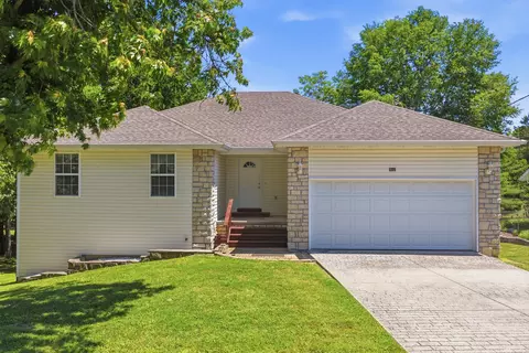 Exterior - 702 Wilshire Dr, Branson, MO 65616 photo 11 of 13