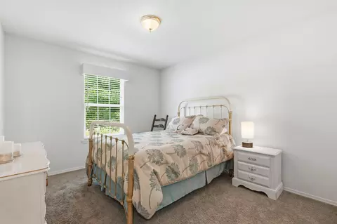 Bedroom - 702 Wilshire Dr, Branson, MO 65616 photo 5 of 8
