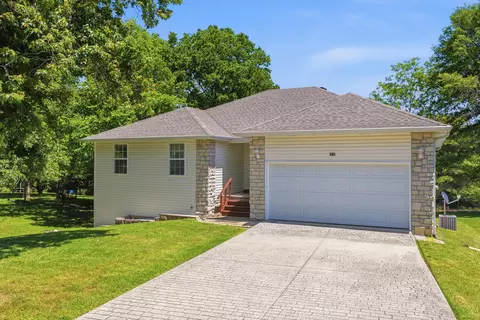 Exterior - 702 Wilshire Dr, Branson, MO 65616 photo 12 of 13