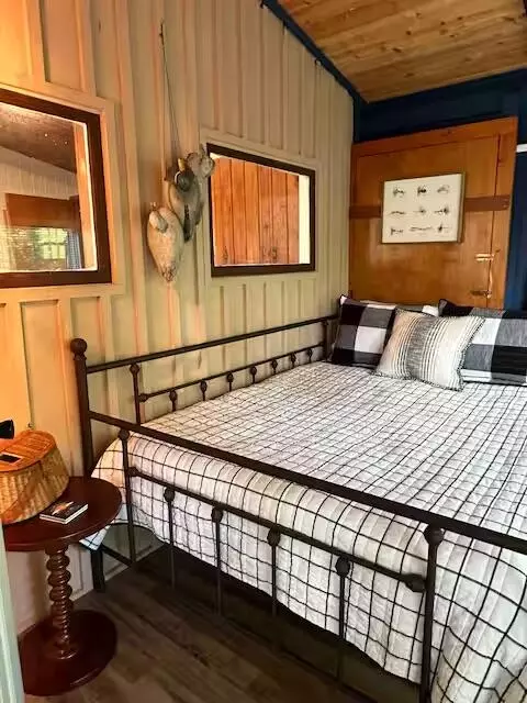 Bedroom - 23188 Farm Road 1245, Shell Knob, MO 65747 photo 1 of 5